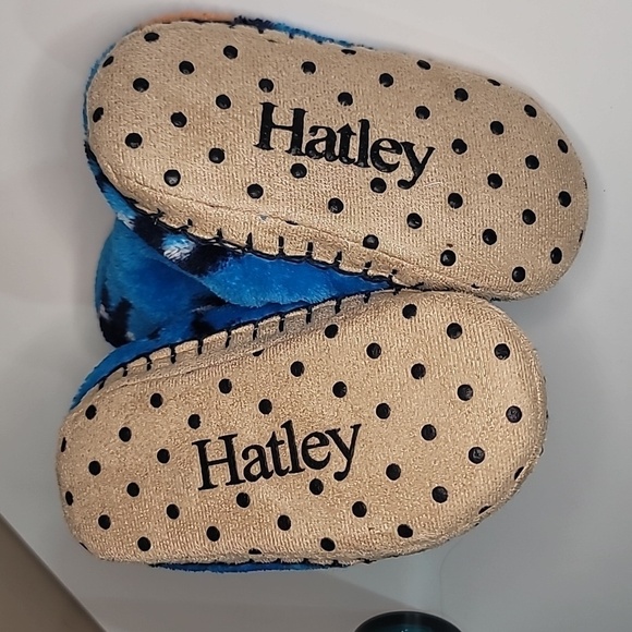 NWT HATLEY Fleece Dinosaur Slippers Ankle Slip Proof - Picture 2 of 3